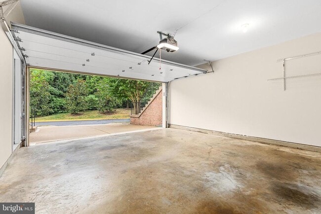 Building Photo - 3836 Elmwood Towne Way