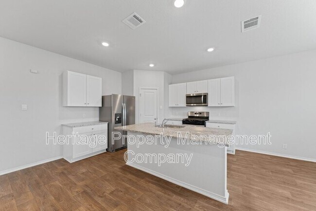 Building Photo - 6212 Sunhigh Dr