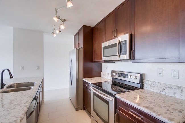 Building Photo - 4545 Arizona St