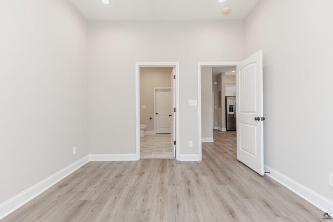 Building Photo - 1013 Northside Dr