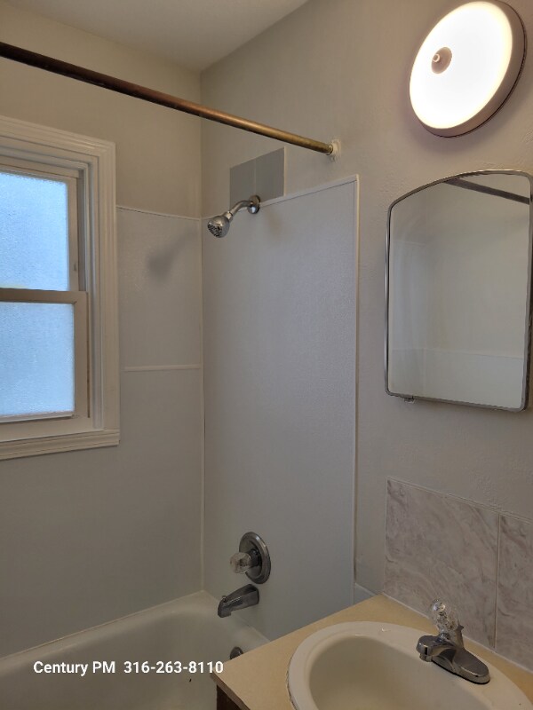 Building Photo - 219 S St Paul St