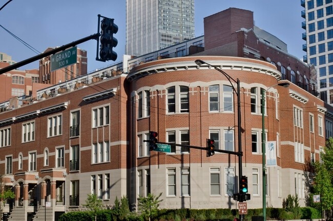 Building Photo - 501 N Kingsbury St