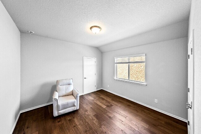 Building Photo - Rare Cibolo Canyons Opportunity | Guest Suite Downstairs, Optional 5th Bedroom, No Carpet, No Rea...