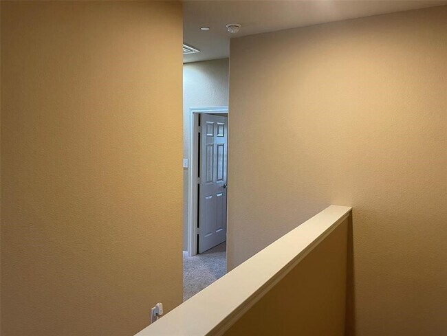 Building Photo - 15 Innerwoods Pl