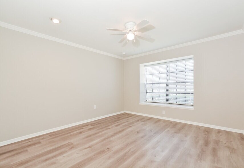 Building Photo - 51 Dogwood Ln