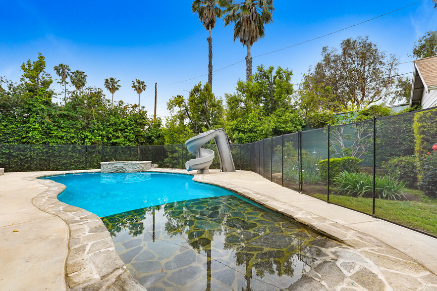 Gated Pool - 10915 White Oak Ave