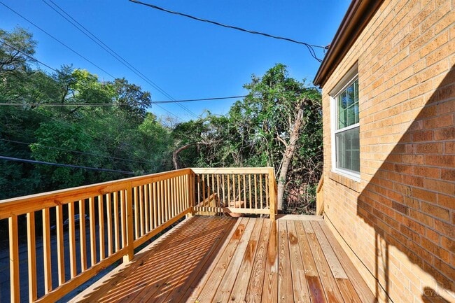 Building Photo - Two Bedroom Home for UC Students for This ...