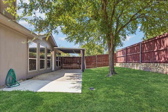Building Photo - 1001 Margaret Dr