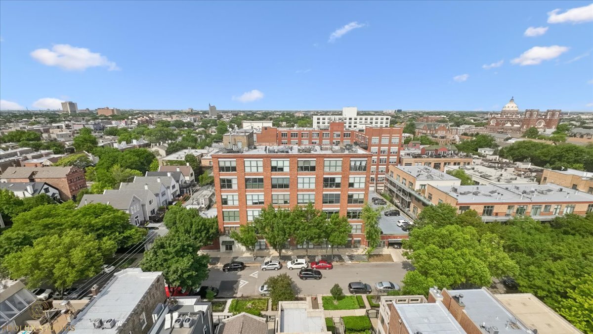 Building Photo - 1720 N Marshfield Ave