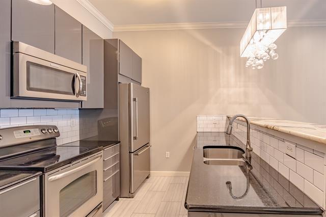 Building Photo - 3015 Bryan St