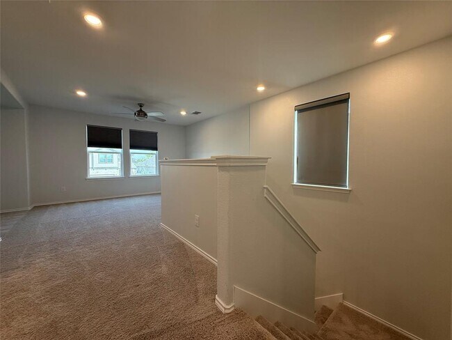 Building Photo - 216 Bougainvillea Lp