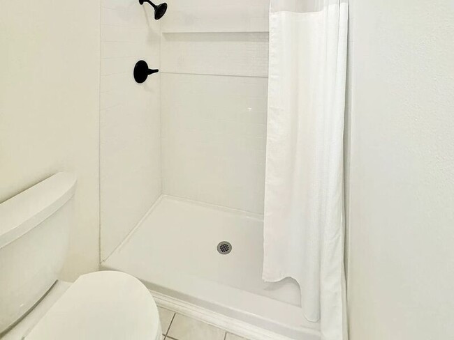 Building Photo - 8316 Via Sonoma