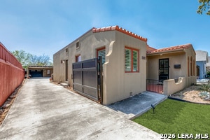 Building Photo - 1714 W Summit Ave.