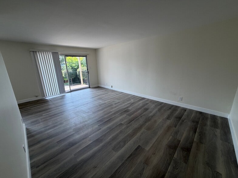 Building Photo - 149 Hilborn St