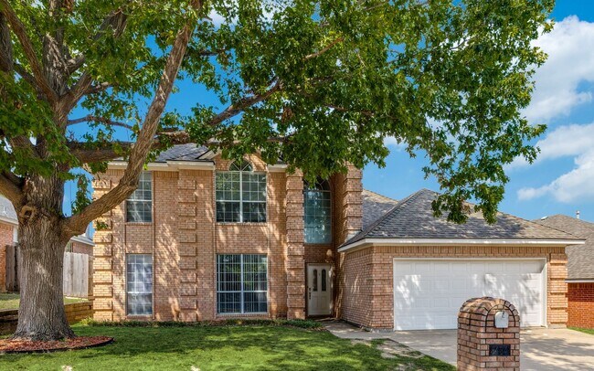 Building Photo - 8434 Golf Club Cir