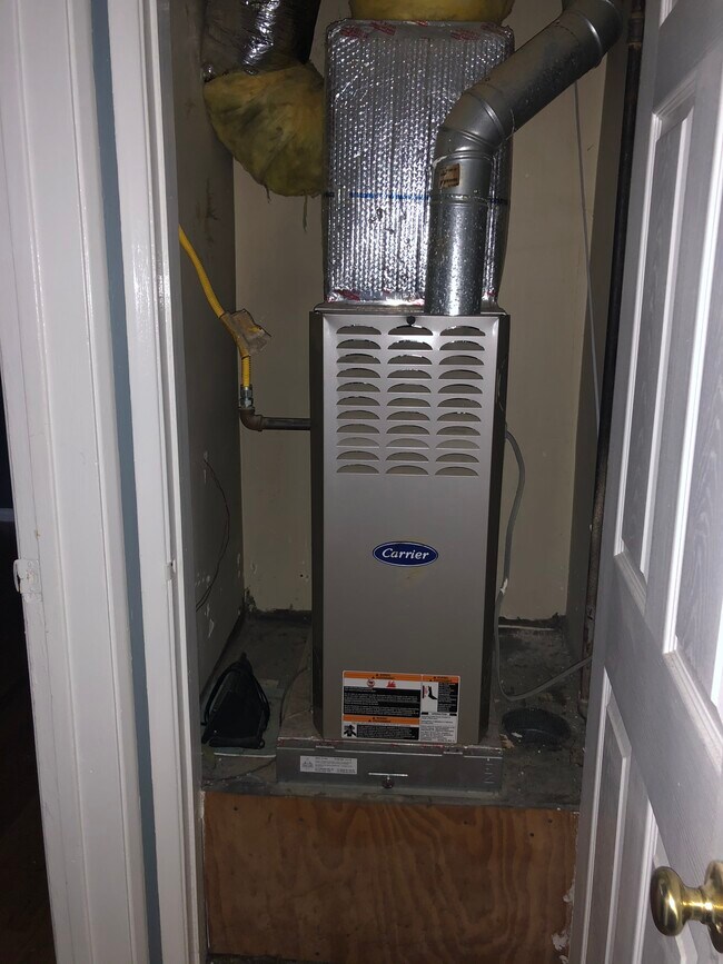 Forced Air Heating Unit - 5727 S Corning Ave