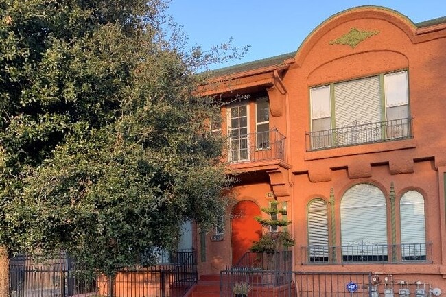 Front of Building - 2838 West Blvd