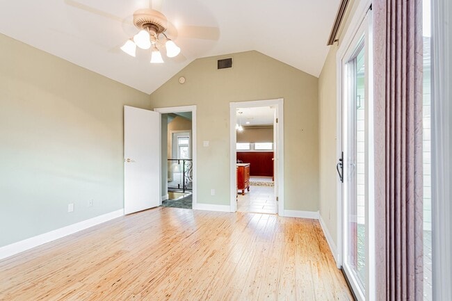 Building Photo - Charming 3 Bed / 2.5 Bath Two-Story Home!