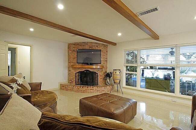 Building Photo - 10406 Bob White Dr