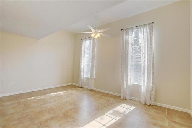 Building Photo - 1000 Crystal Way