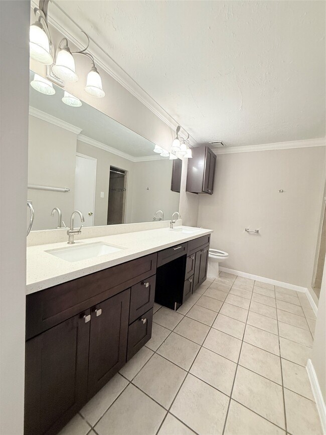 Building Photo - 16103 Camino Del Sol Dr
