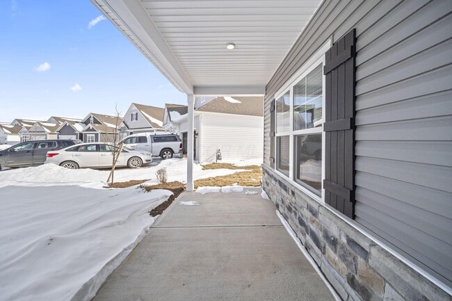 Building Photo - 511 Darliene Dr