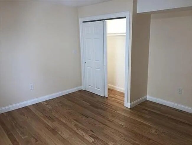 Building Photo - 553 Washington St