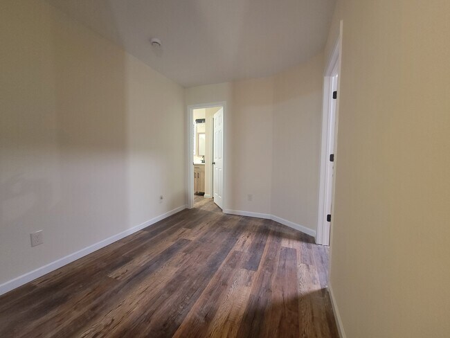 Building Photo - 1443 Moody Farm Rd