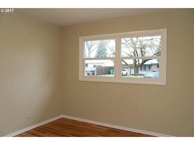 Building Photo - Charming Saint John's home with Washer/Dryer, Fenced Yard, Garage