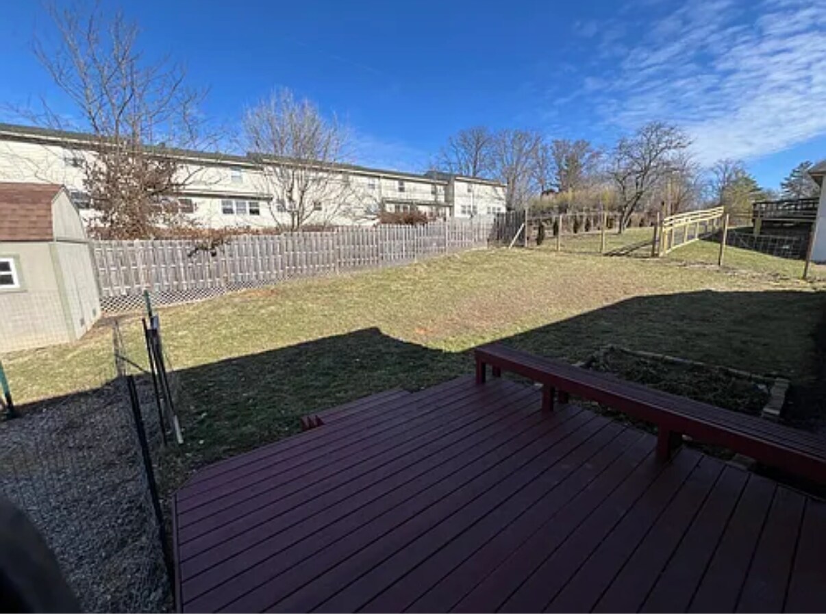 Building Photo - 1803 E Thornton Dr