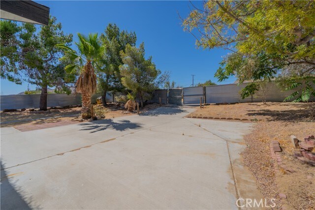 Building Photo - 61638 La Jolla Dr