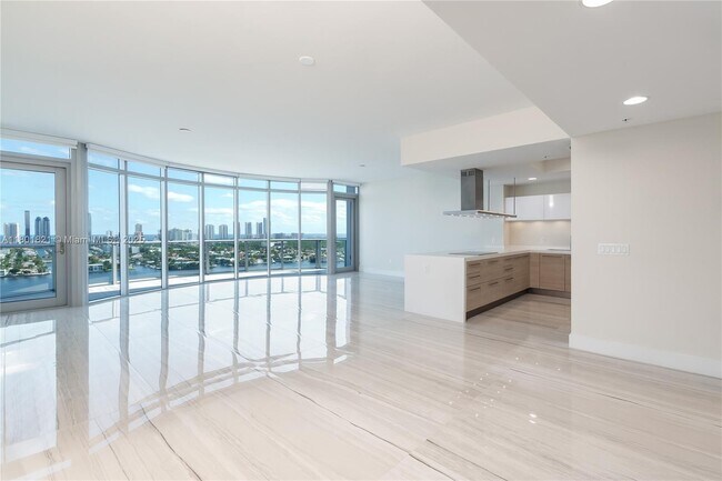 Building Photo - 17111 Biscayne Blvd