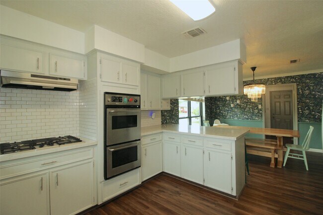Building Photo - 1803 Oaklawn St