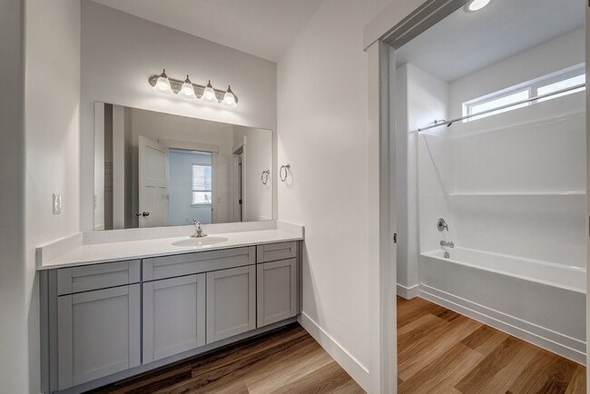 Building Photo - 665 N 380 W