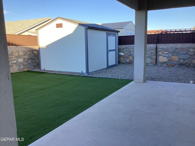 Building Photo - 1087 Brass Hl Ave