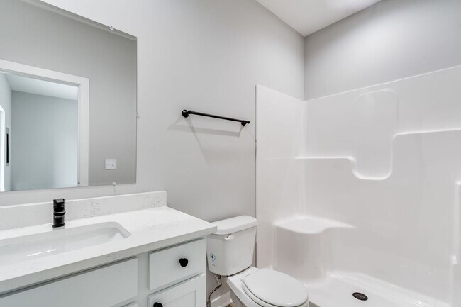 Building Photo - Skyway- Oliver Plan