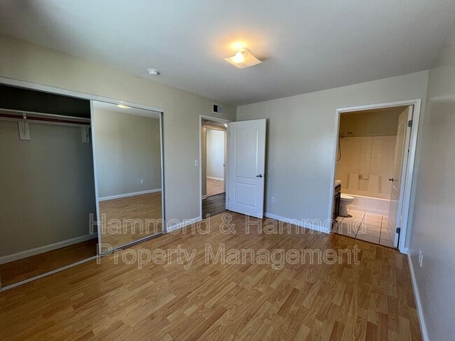 Building Photo - 6916 Agnes Ave