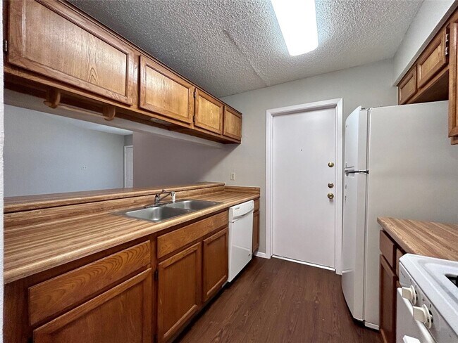 Building Photo - 506 Willowbend Cove