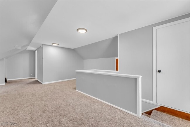 Building Photo - 650 E 250th St