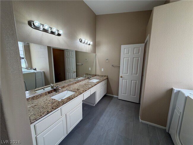 Building Photo - 1113 Heaton Ave