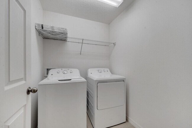 Building Photo - 1212 Pensacola Ct