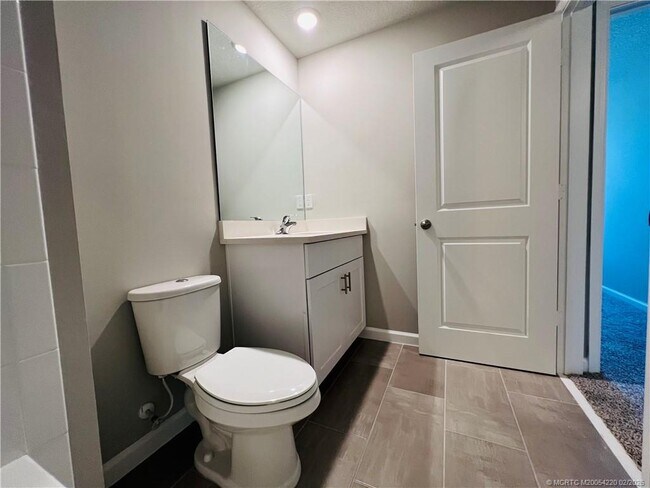 Building Photo - 3913 SE Mentmore Ln