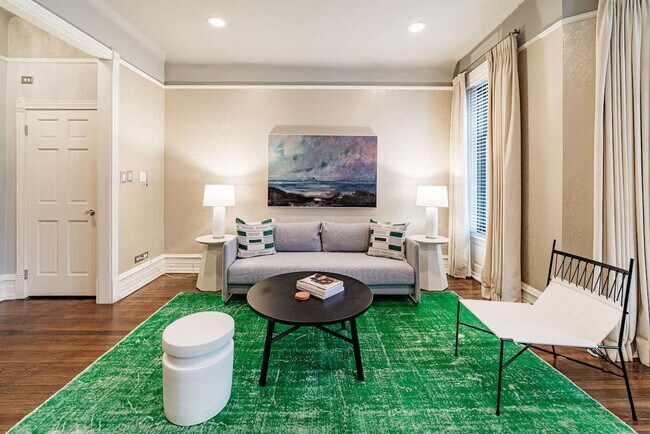 Building Photo - 68 E Cedar St