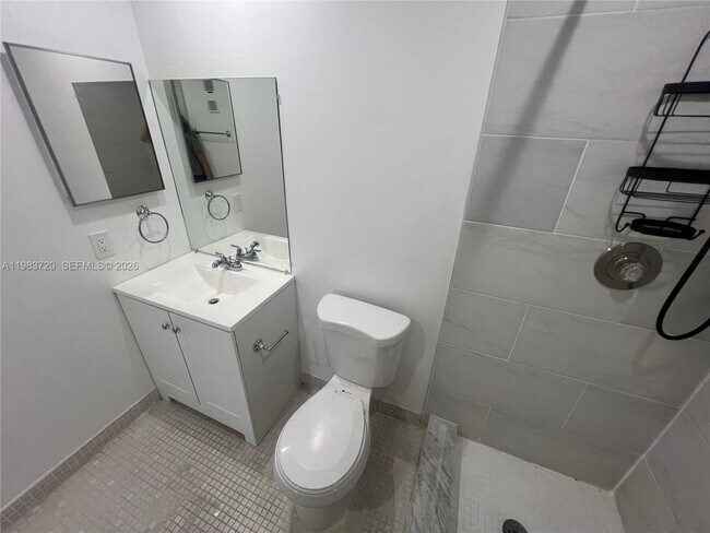 Building Photo - 9743 W McNab Rd