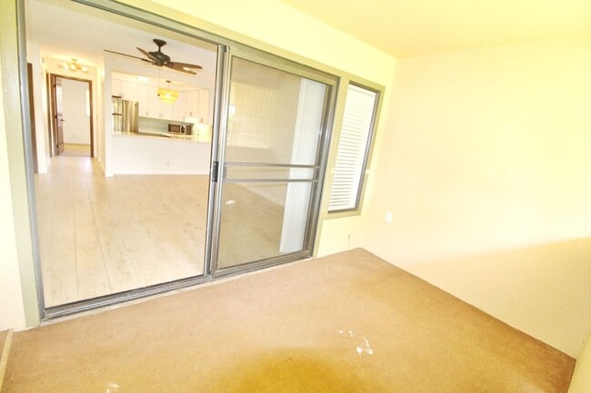 Building Photo - Highly Desirable Maui Gardens Unit Availab...