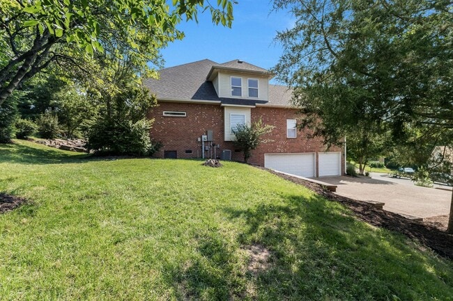 Building Photo - 415 Enclave Ct