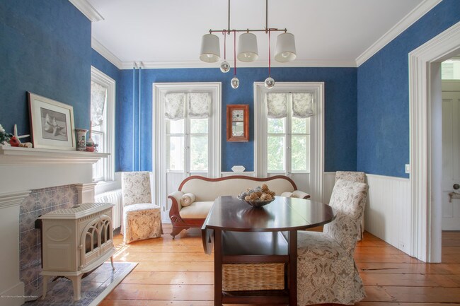 Building Photo - 905 Broad St