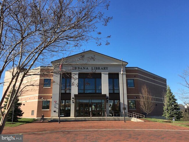 Building Photo - 9526 Hyde Pl