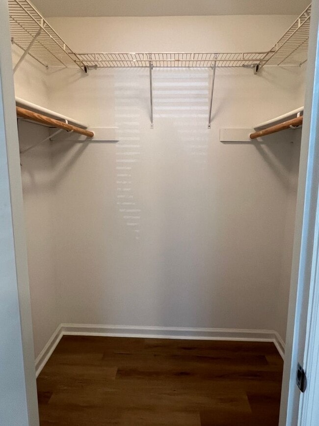 Building Photo - First Floor Forest Gardens - Walk to Beach!