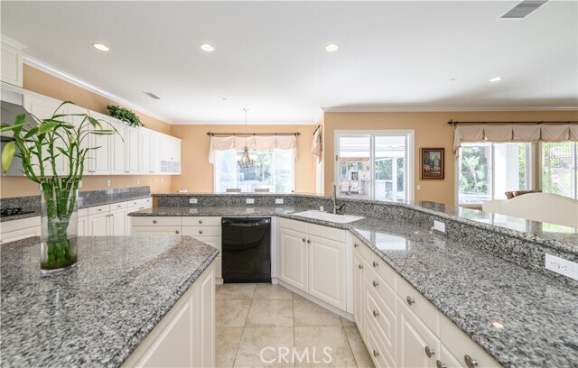 Building Photo - 21 Bent Oak